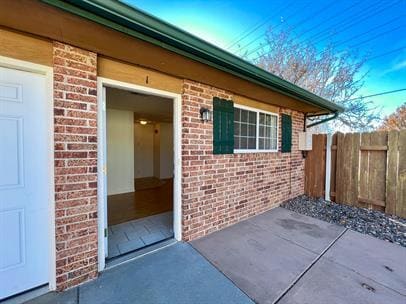 Building Photo - 2112 Campus Dr Unit 1