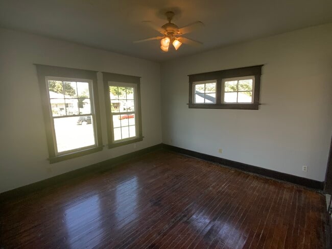 Photo - 1003 E Main St