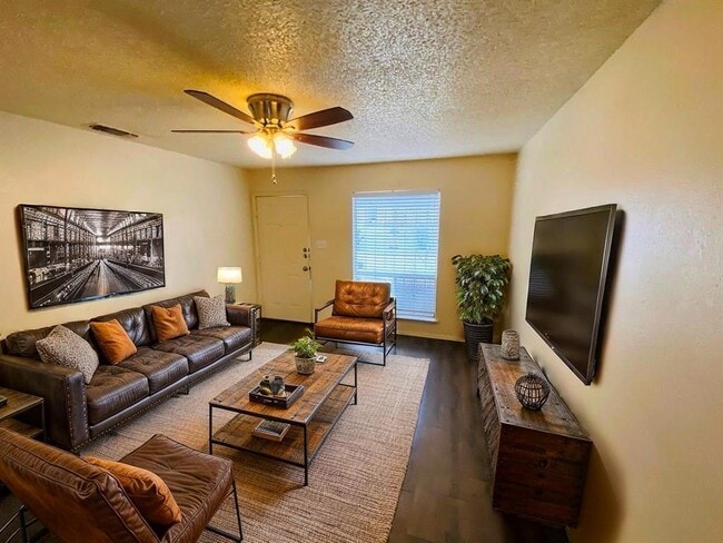 1710 Ledgewood Dr