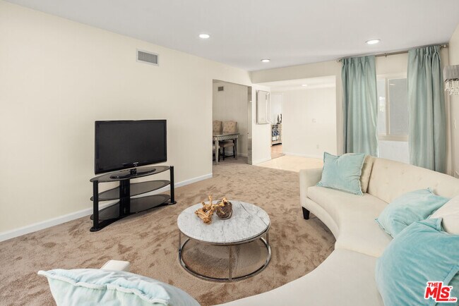 Photo - 12581 Sanford St