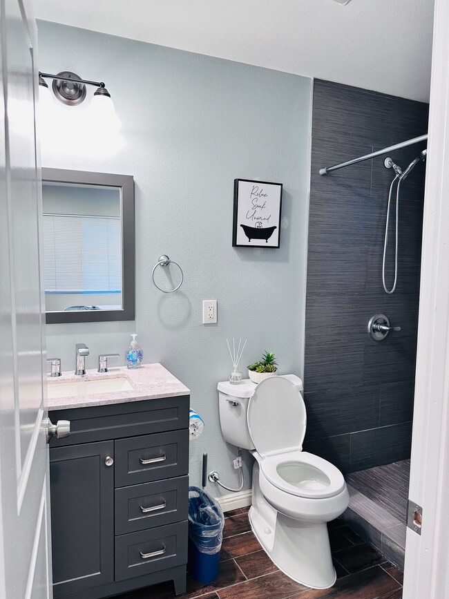 Photo - 2621 Wallace Ave