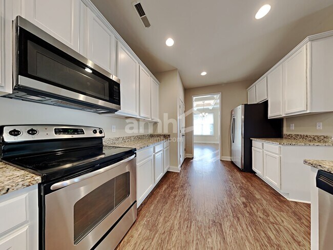 Photo - 206 Red Leaf Blvd