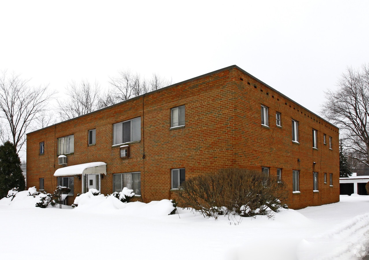 Photo - 32950-33170 Aurora Rd