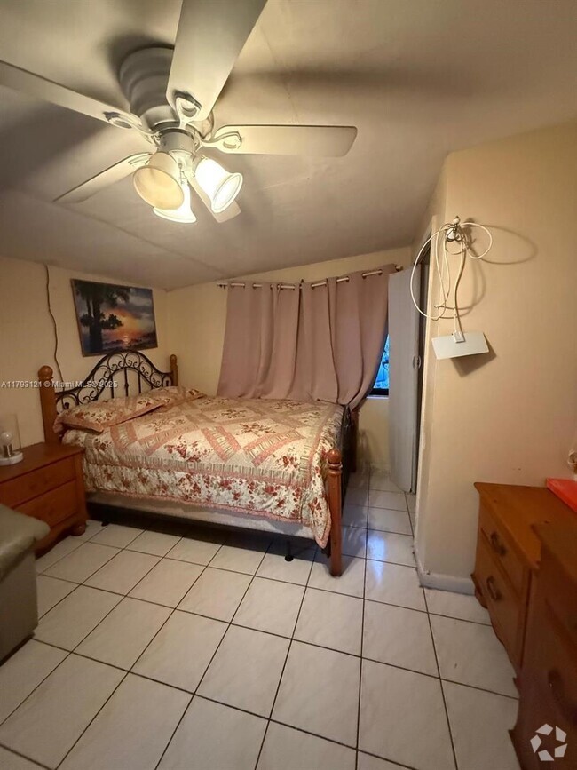 Building Photo - 18670 Belview Dr Unit 1 Rental