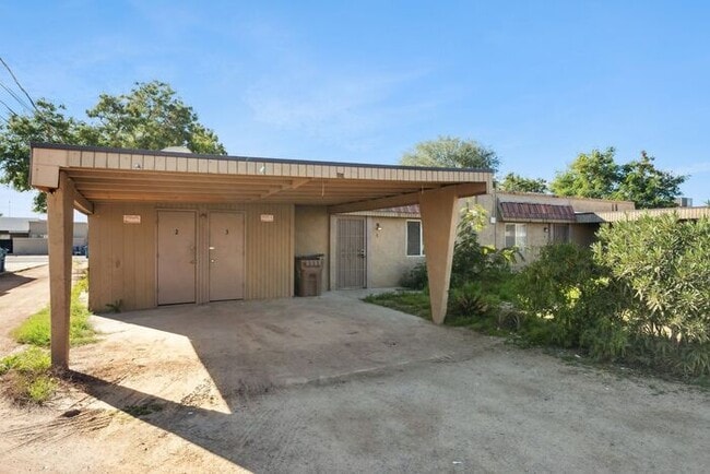 Photo - 1480 E 29th Ave