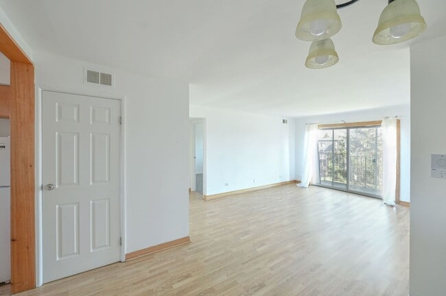 Photo - 9457 Bay Colony Dr