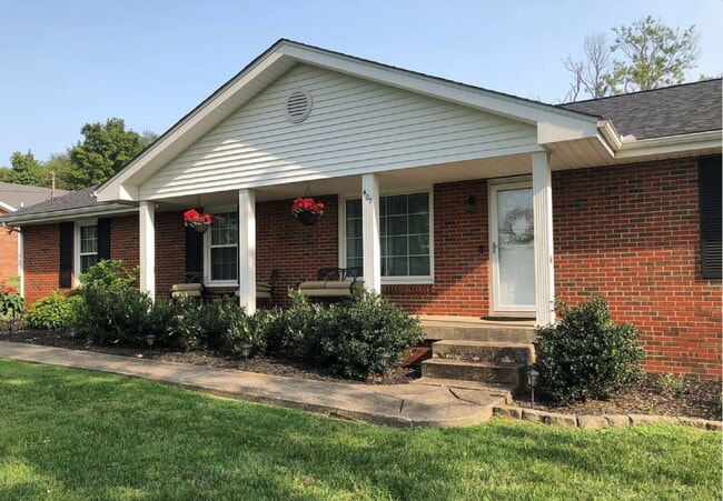 Building Photo - 3bed/2bth. Once acre lot w/storage shed an... Rental