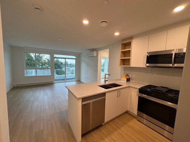 Photo - 723 Grover Av Unit 501