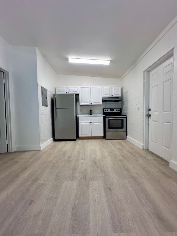 Building Photo - 320 NE 13th Ave Rental