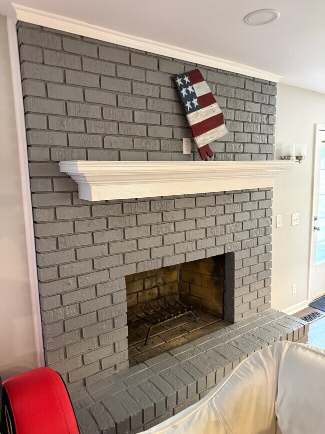 Photo - 2500 19th St E