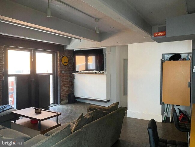 Photo - 144-50 W Laurel St Unit 202