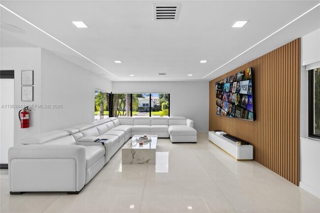 Photo - 1117 Adams St