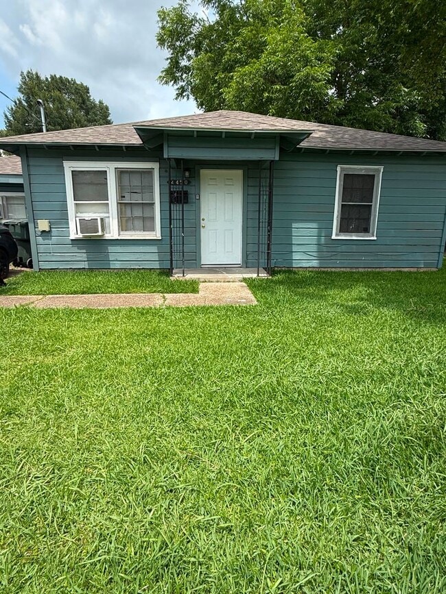 Building Photo - 4450 Dallas Ave Unit 4450 Dallas Ave