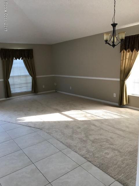 Photo - 934 Shaw Cir