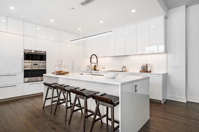 Photo - 66 E Randolph St