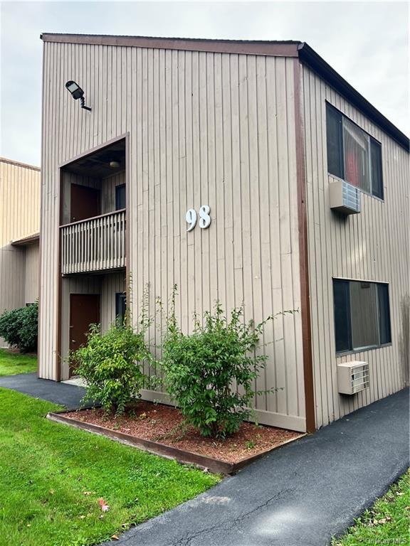 Photo - 98 Davos Pointe Unit H-2