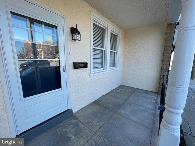 Photo - 760 W Railroad Ave