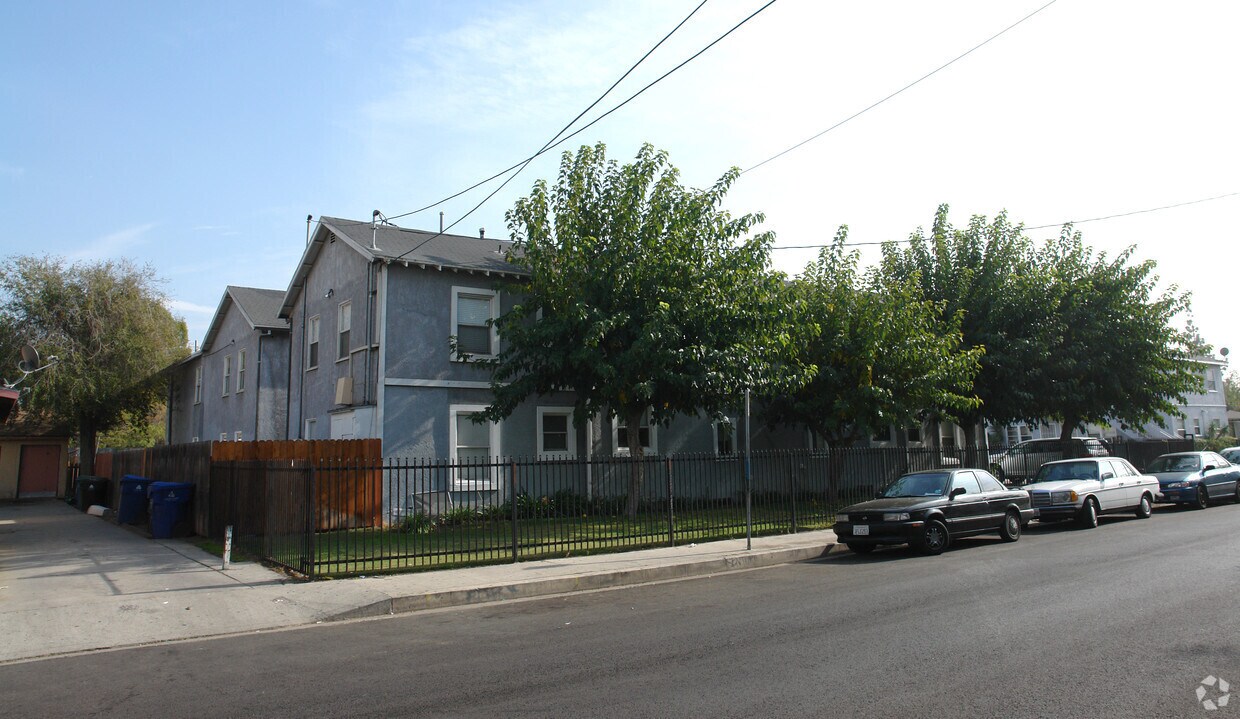 Photo - 5722 Elmer Ave Unidad 5718 Elmer Ave.  D