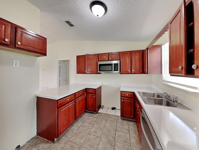 Photo - 137 Rebecca Dr NE