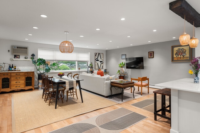 Building Photo - 48 Llanfair Rd Unit #7