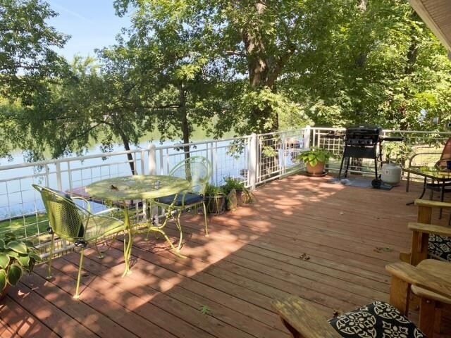 194 E Lakeshore Dr
