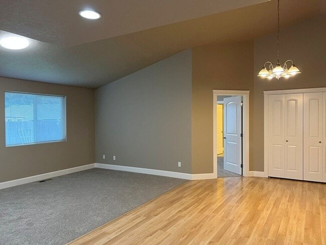 Photo - 3Bd/2Ba Single Story House - Available to View!