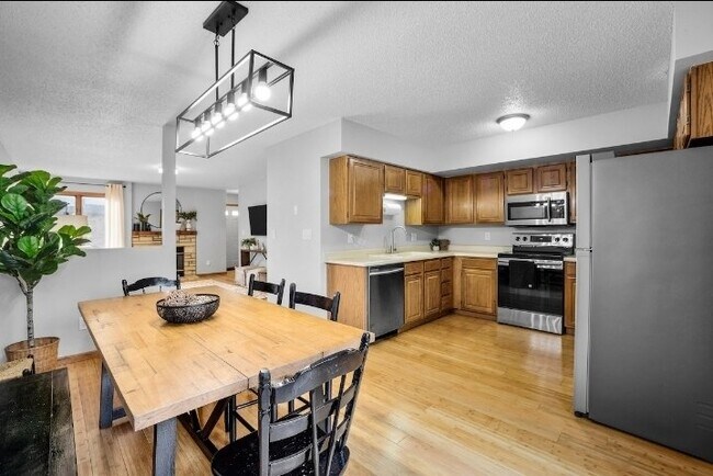 1207 Cambria Ct