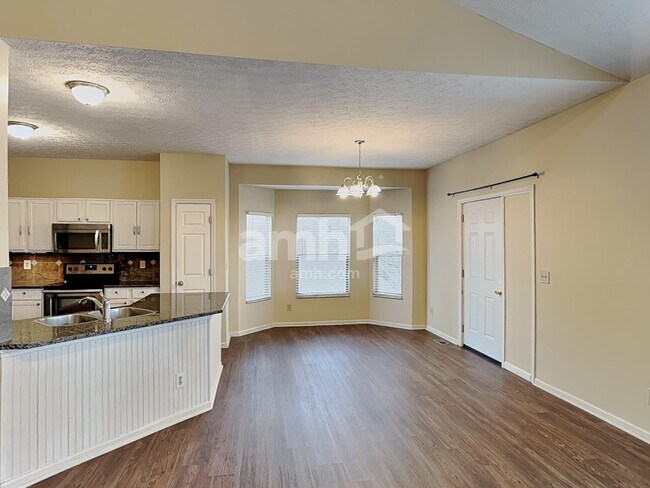 Photo - 742 Keltoncrest Dr