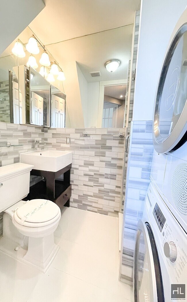 Photo - Mott Street Unit 21