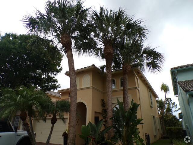 Building Photo - 4015 NW Deer Oak Dr Rental