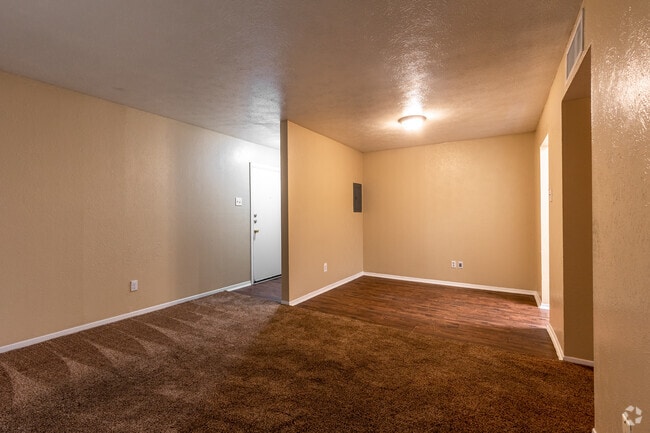 B1 - 895SF - Rio Estates Apartments