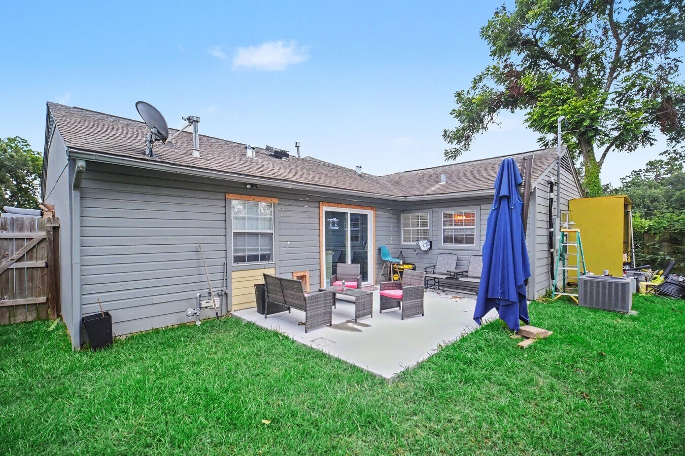 Photo - 5226 Pomander Rd