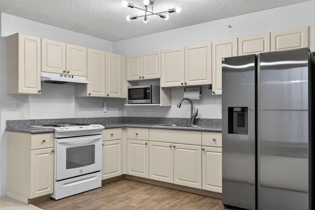 Photo - 801 South St