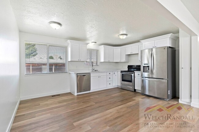 Photo - 4 Bedroom 2 Bath Duplex Home in Washington...
