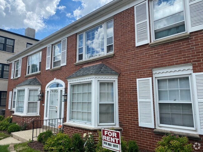 Building Photo - 3715 N Oakland Ave Unit 3 Rental