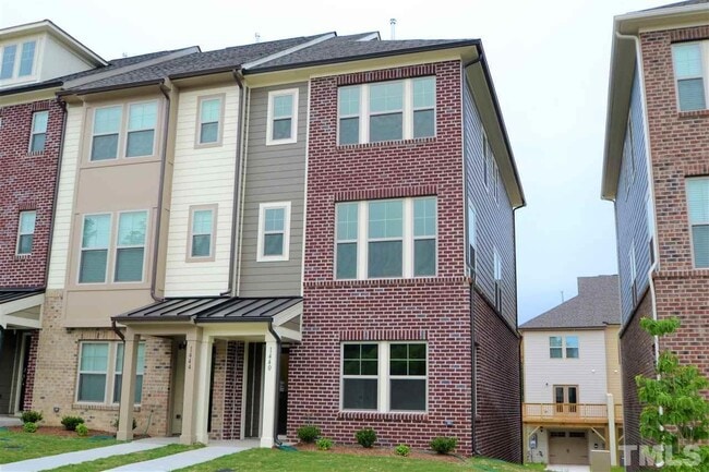 Building Photo - 1440 Providence Green Ln