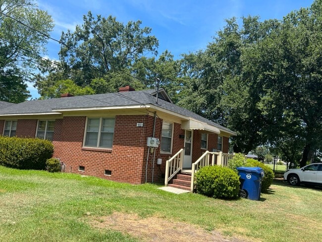 Photo - 901 Parrott Ave