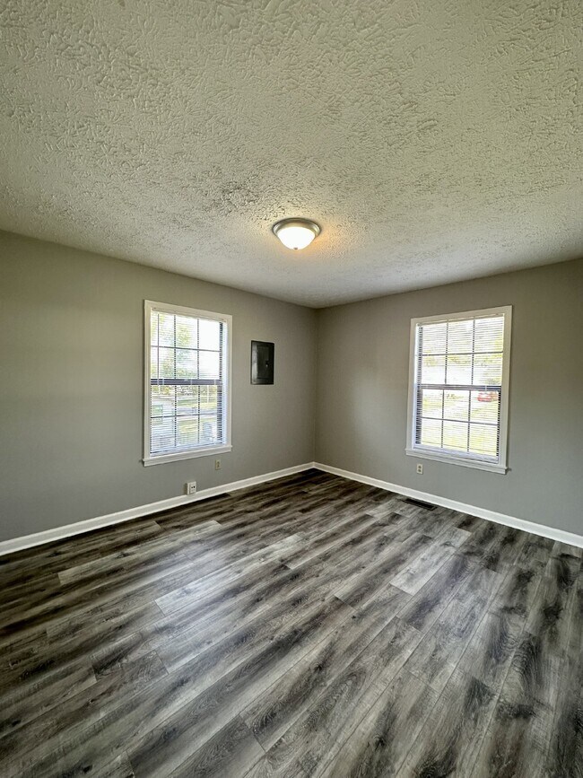 Photo - 208 Golden Pond Ave