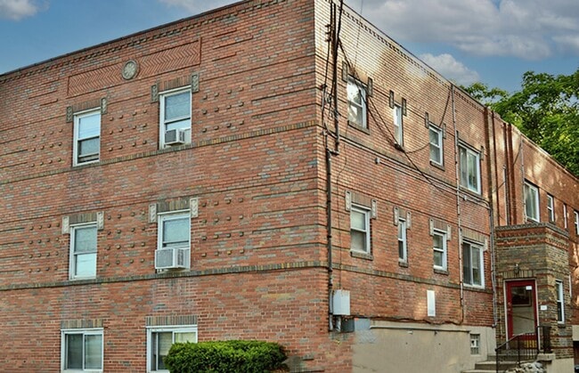 Photo - 950 Ludlow Ave Unit 950-02