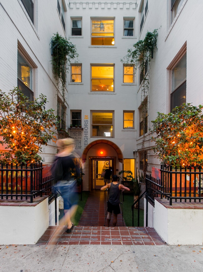 Carnegie Studio - Carnegie Studio Apartment Unit 214