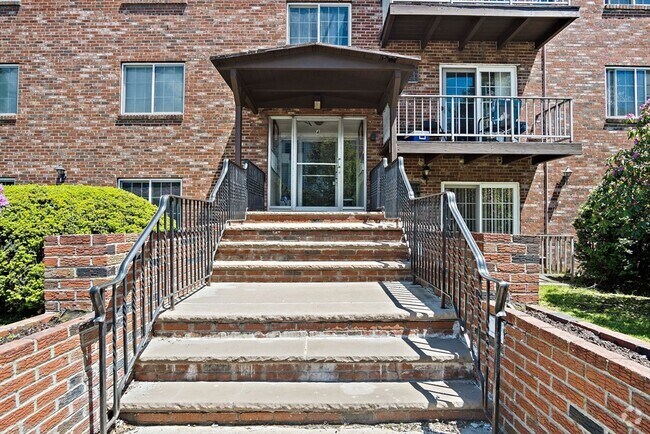 Building Photo - 4 Church St Unit 21 Rental