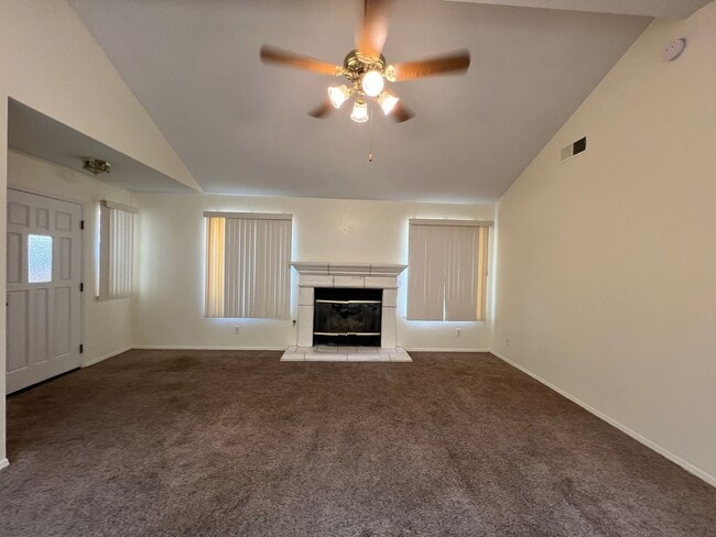 Building Photo - Now Available in MADERA Castle Court – Gat... Rental