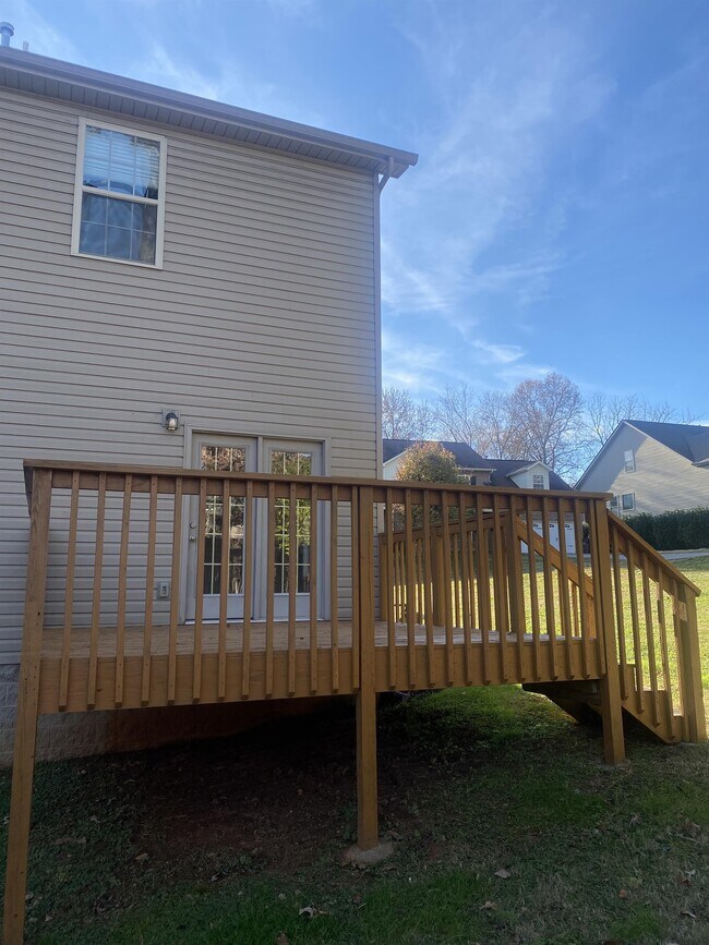Photo - 1120 Maples Glen Ln