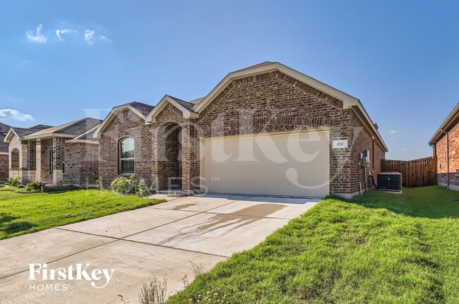 Photo - 212 Wyndemere Ln