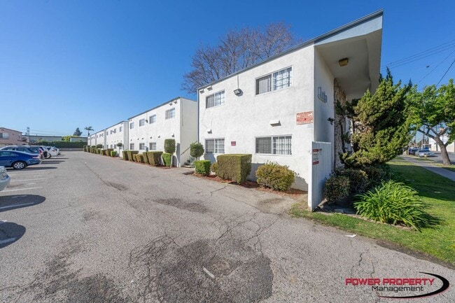 Photo - 9842 Ramona St