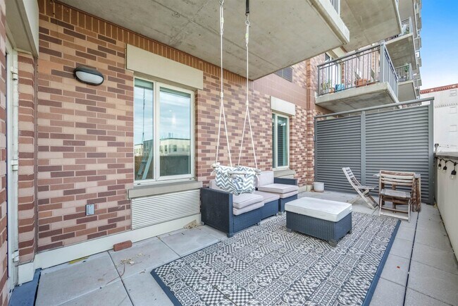 Photo - 3312 HUDSON Ave Unit 2C