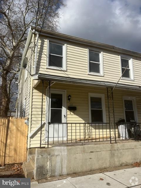 Building Photo - 213 Iron St Rental