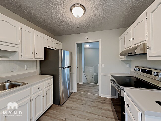 Photo - 2708 Laburnum Dr