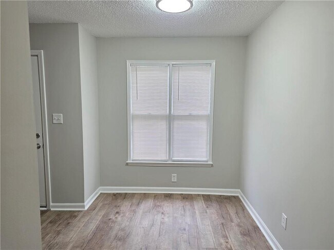 Photo - 1225 Oakplace Dr SW Unit A