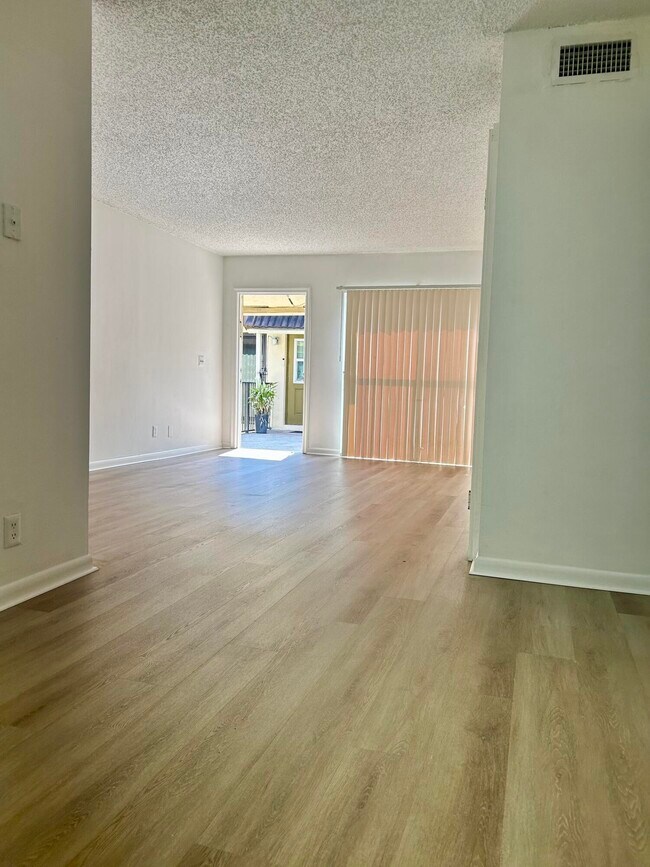 Photo - 11606 Royal Palm Blvd Unidad 11606
